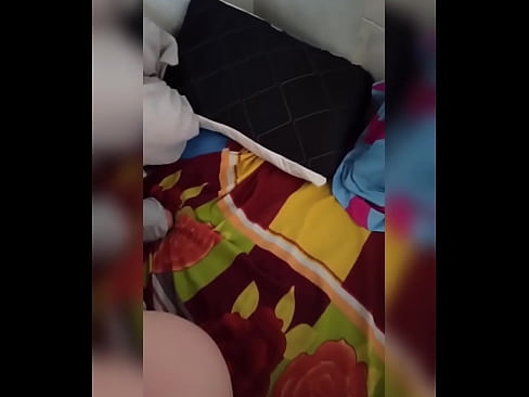 ❤️ Moje spolubydlící zůstává doma sama, protože její manžel jede na dovolenou a já využívám příležitosti, abych ji ošukal a naplnil jí prdelku mlékem. Sex video u nás ❌️❤