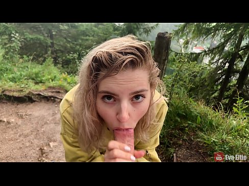 ❤️ Dívka polyká sperma po veřejném orálu - Eva Elfi Sex video u nás ❌️❤